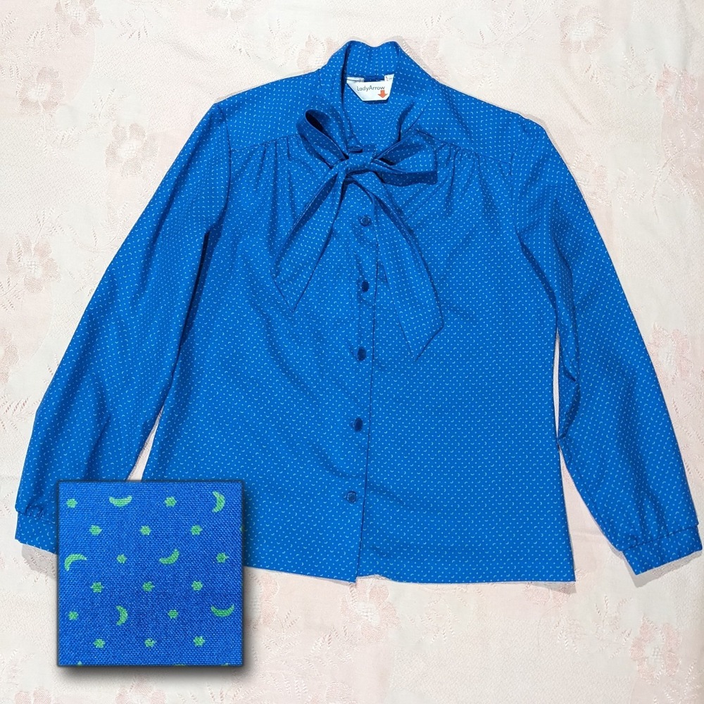 Vintage 70s Celestial‎ Ascot Bow Top M Blue Star Moon Button Up Secretary Blouse